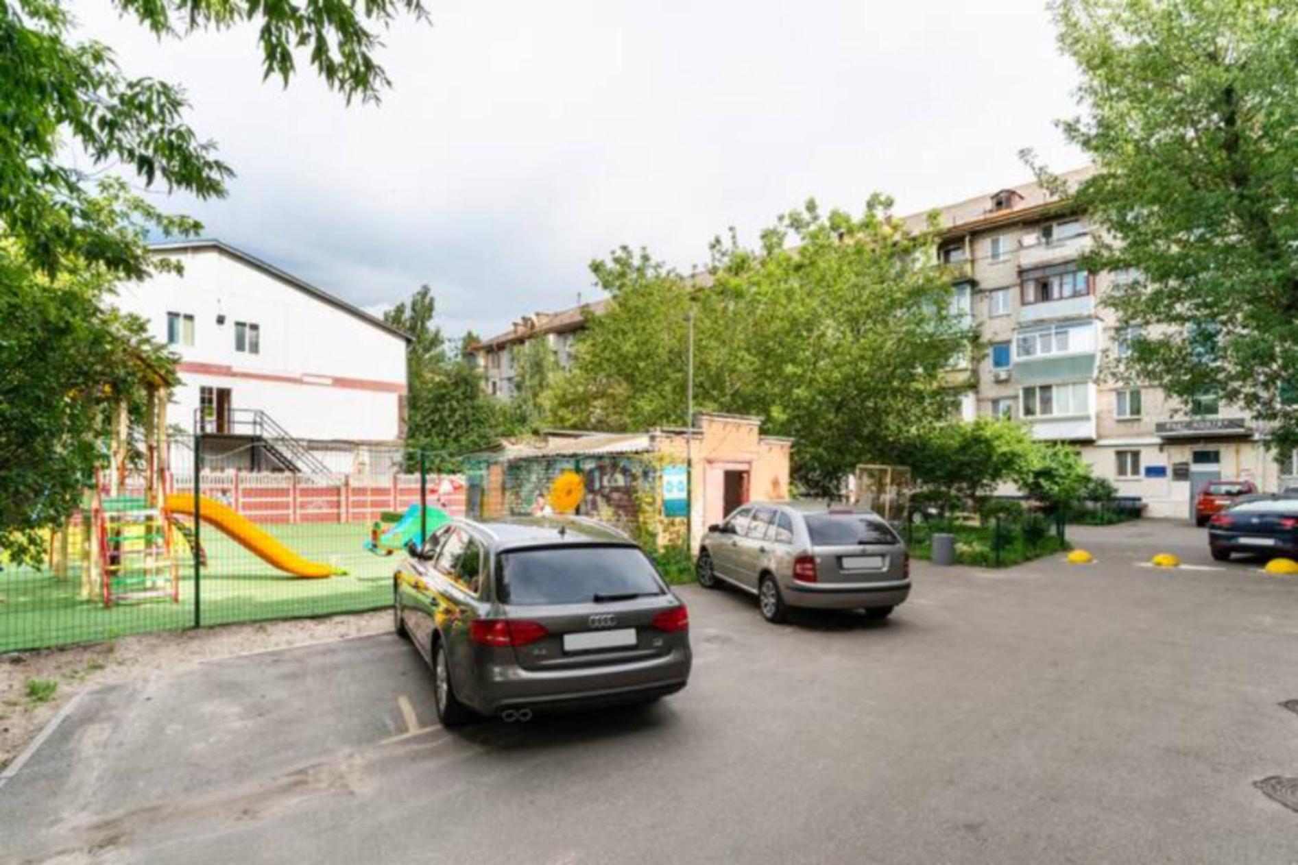 Затишна 2К Квартира З Усім Необхідним Для Життя Поряд З Метро Дарниця Kiev Ngoại thất bức ảnh